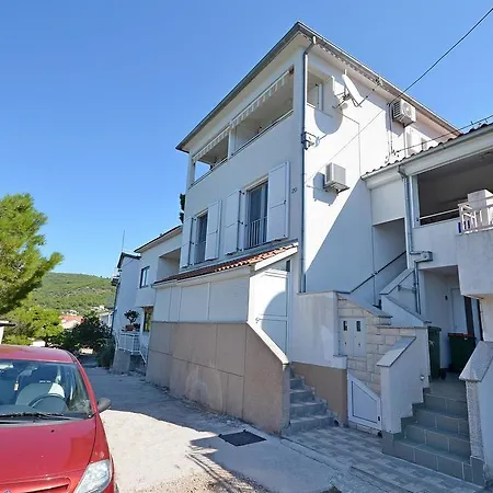 Vlasta Apartment *